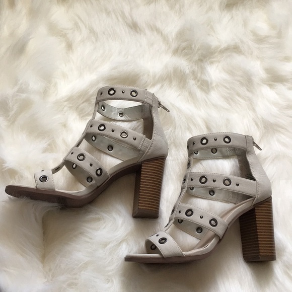 Simply Vera Vera Wang Gladiator Style Heel - Picture 4 of 13